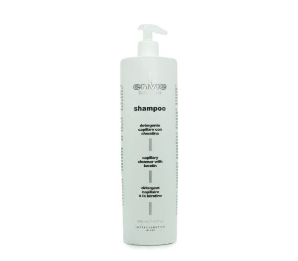 Shampoo con cheratina per capelli trattati