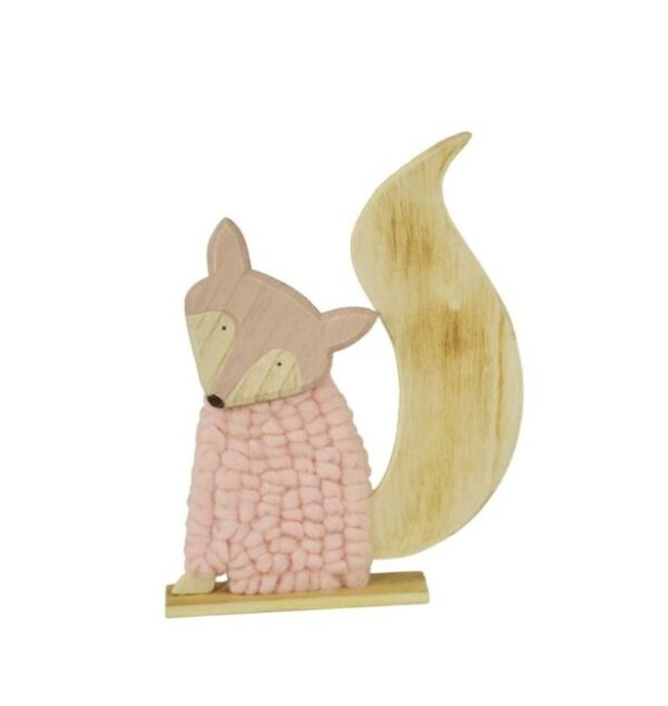 Volpe in legno piatta con vestito rosa in lana cotta