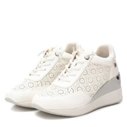 Sneaker Donna Bianche con Motivo Traforato Xti