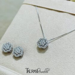 Set di Gioielli "Fiore di Luce" - Collana e Orecchini