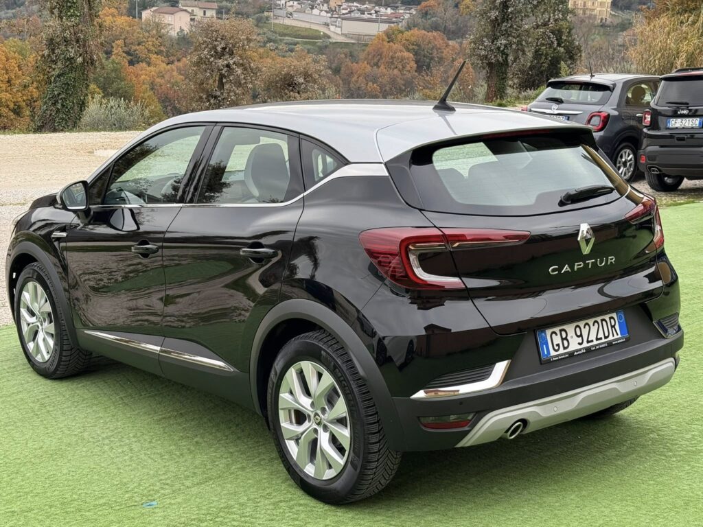 Renault Captur 1.5 dci 115 cv Intense - Image 3