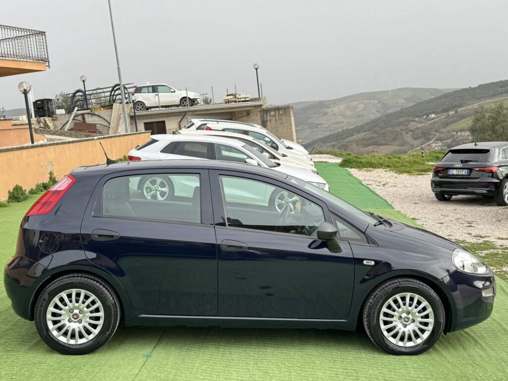 Fiat Punto 1.3 MJT II S&S 95 CV 5 porte Street - Image 2