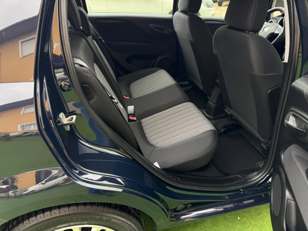 Fiat Punto 1.3 mjet 95 cv 5 porte - Image 9