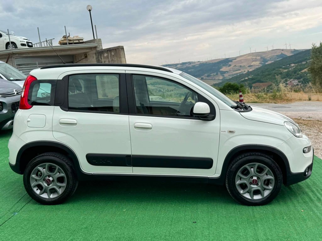 Fiat Panda 1.3 MJT 4X4 - 5 posti 75 CV - Image 8