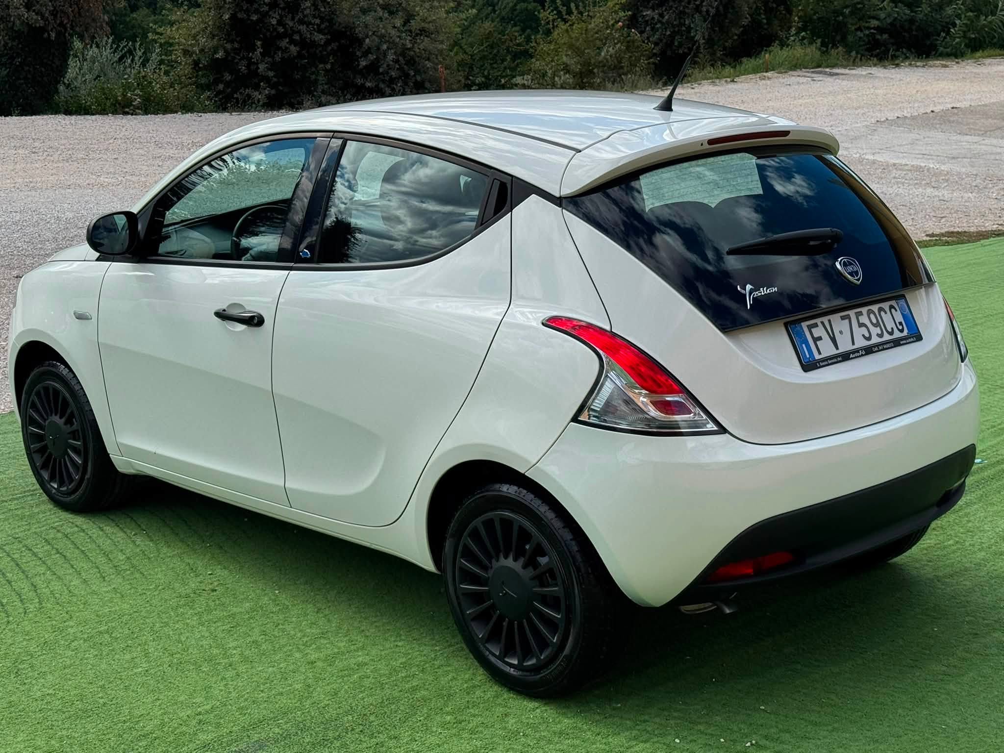 Lancia Ypsilon 1.2 69 CV - Image 5